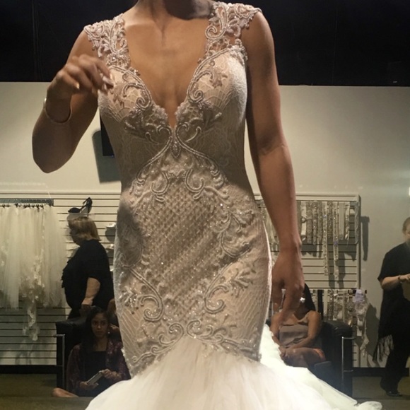 Never worn wedding dress